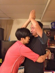 Baja moves the dung dust around Tsogo. 