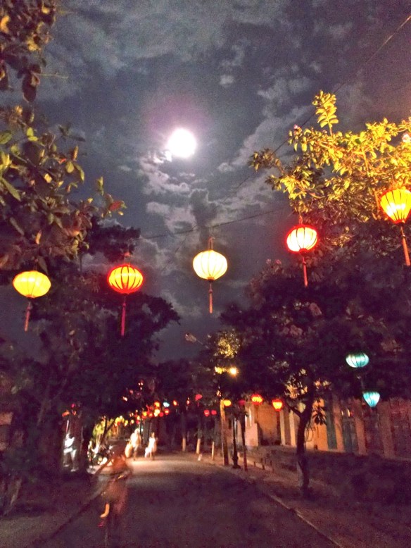 A quiet Hoi An street.